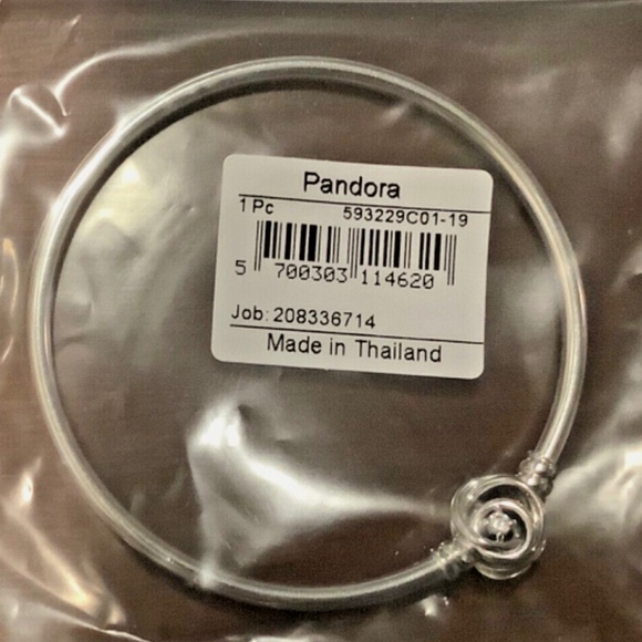 Pandora Bracelet - Picture 1 of 3